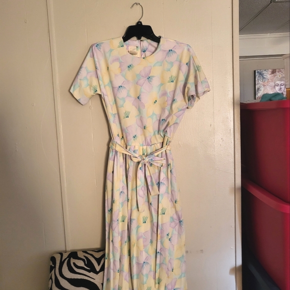 VINATGE PASTEL PLEATED DRESS - Picture 7 of 10